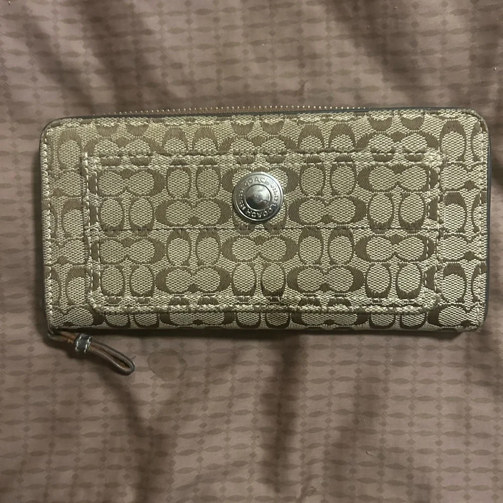 Coach Wallet - Picture 1 of 12